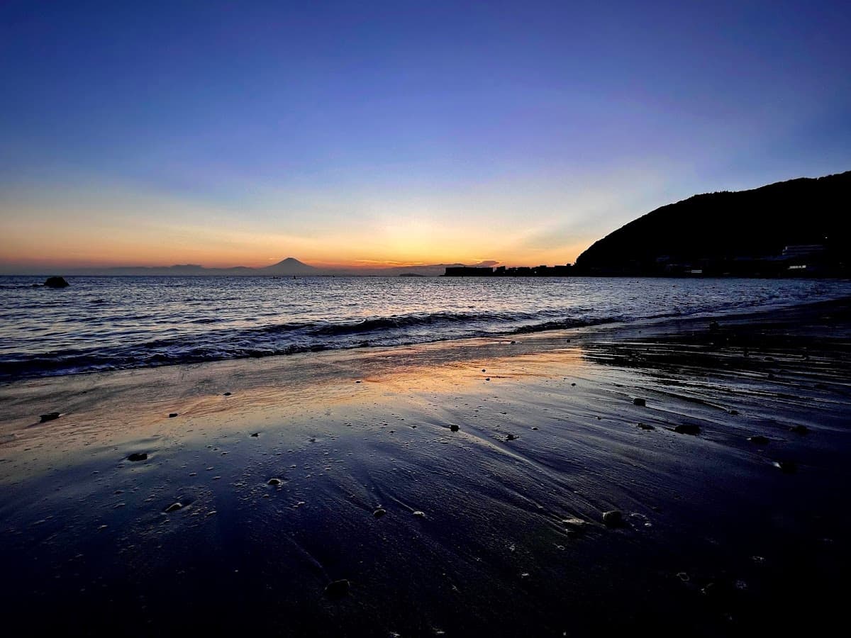 葉山 一色海岸〜森戸神社 海と神社の散歩 の写真 4