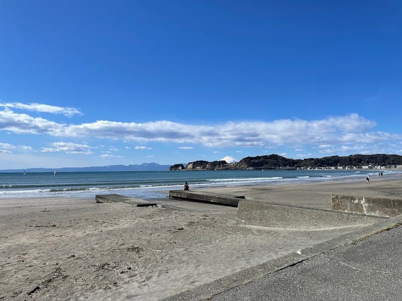 材木座海岸〜光明寺 海と古寺の散歩 の写真 3